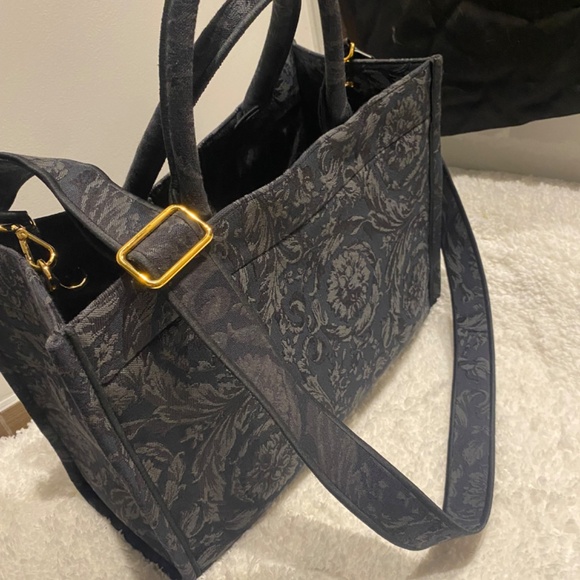 Versace Barocco Athena Medium Tote Bag - Picture 2 of 7